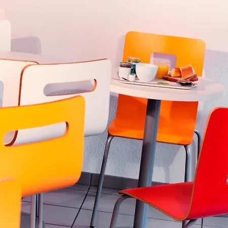 Premiere Classe Creil - Saint Paul Hotel